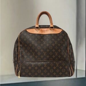 2005 Louis Vuitton luxury Monogram Evasion Sports Bag